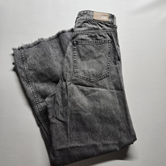 Zara Denim Wide Leg Jeans size 4 Frayed bottoms Grayish/black - Picture 1 of 8